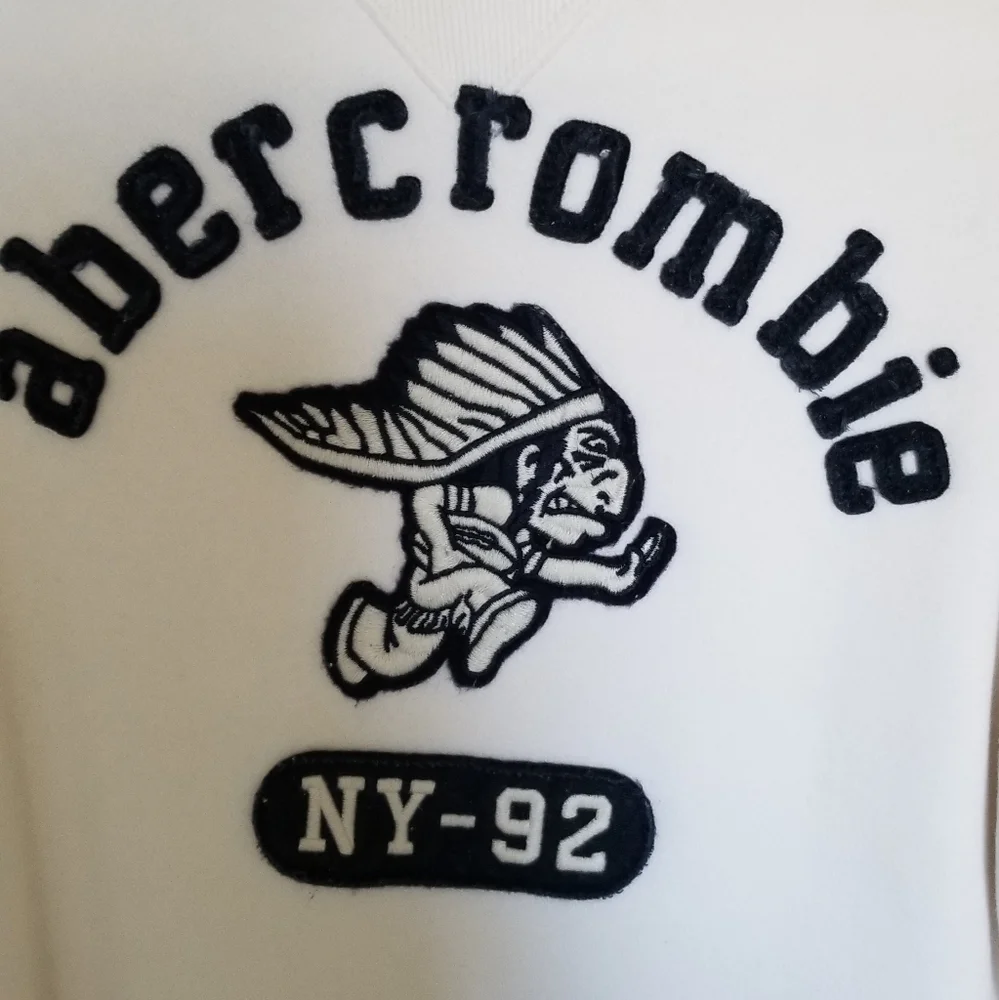 💕 Abercrombie White Fleecy Cotton Blend Top